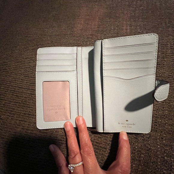 Kate spade medium wallet - Picture 2 of 7